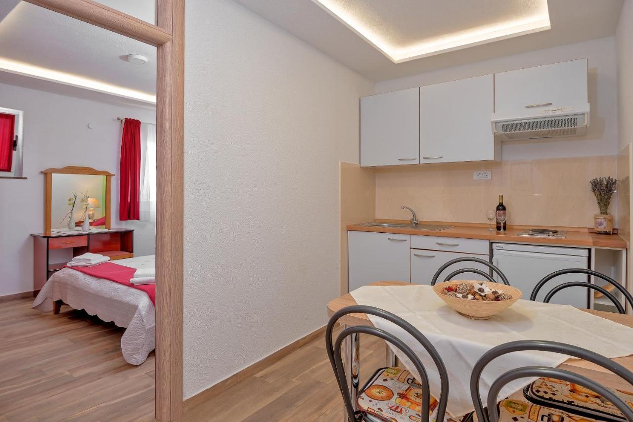 Apartmani Putnik Baška Voda Exterior foto