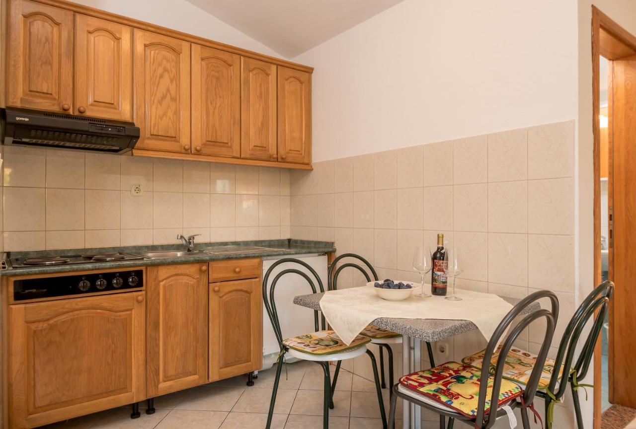 Apartmani Putnik Baška Voda Exterior foto