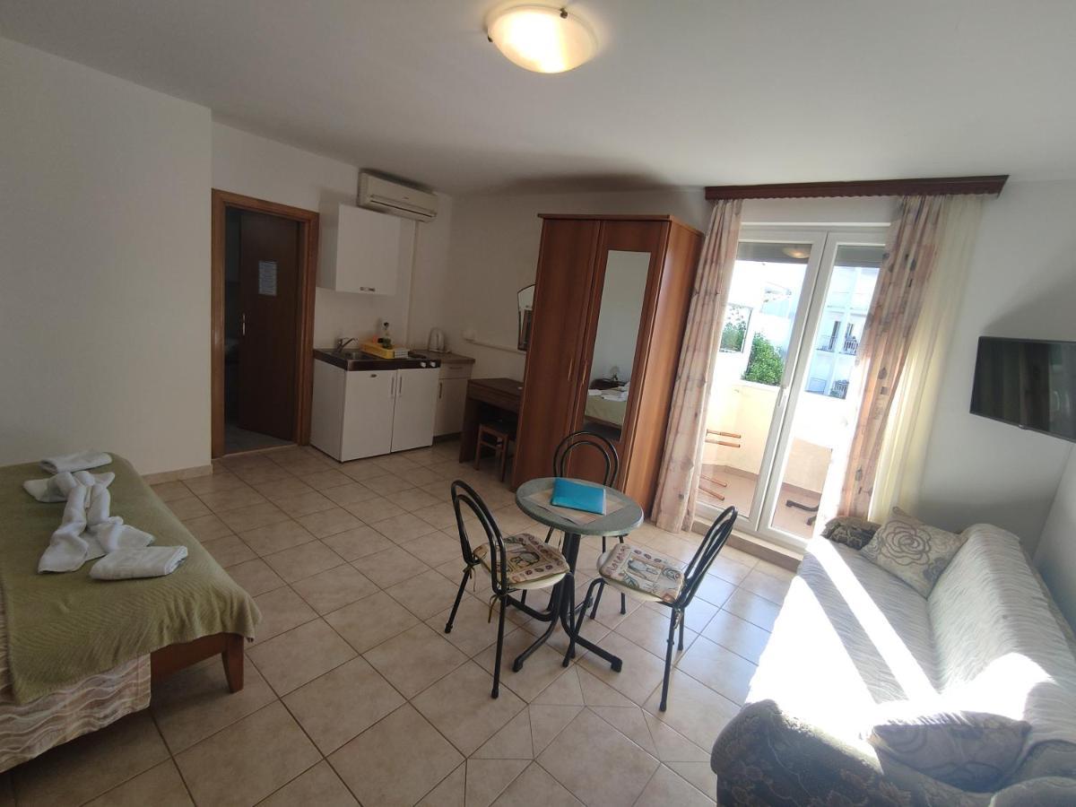 Apartmani Putnik Baška Voda Exterior foto