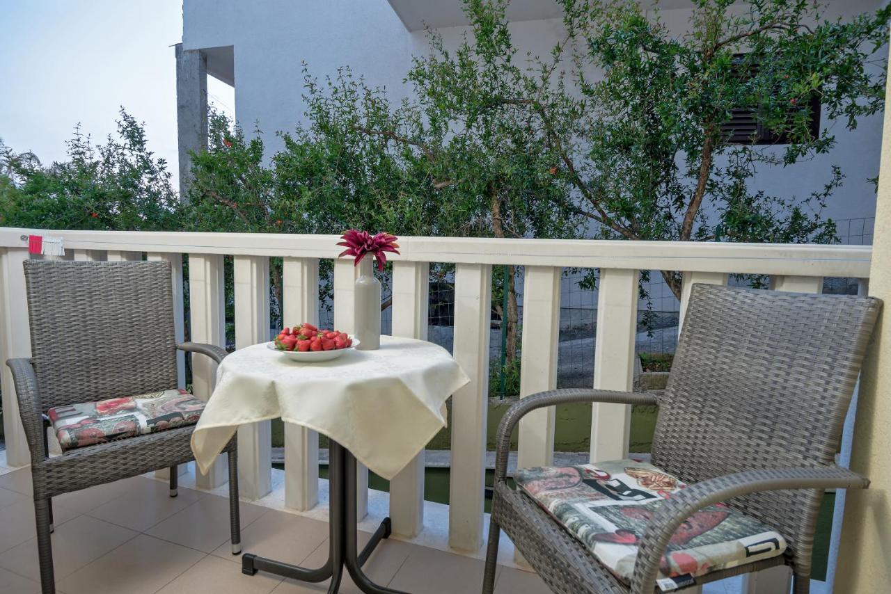 Apartmani Putnik Baška Voda Exterior foto