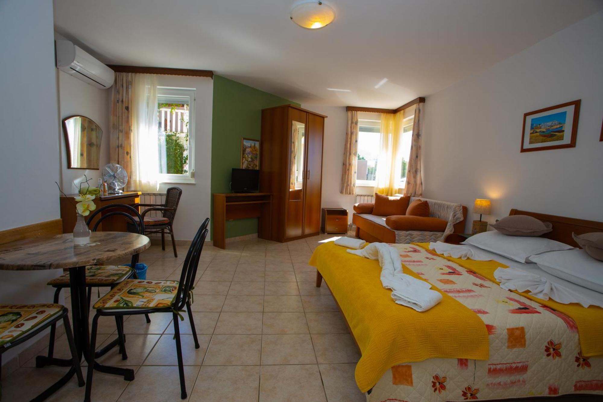 Apartmani Putnik Baška Voda Exterior foto