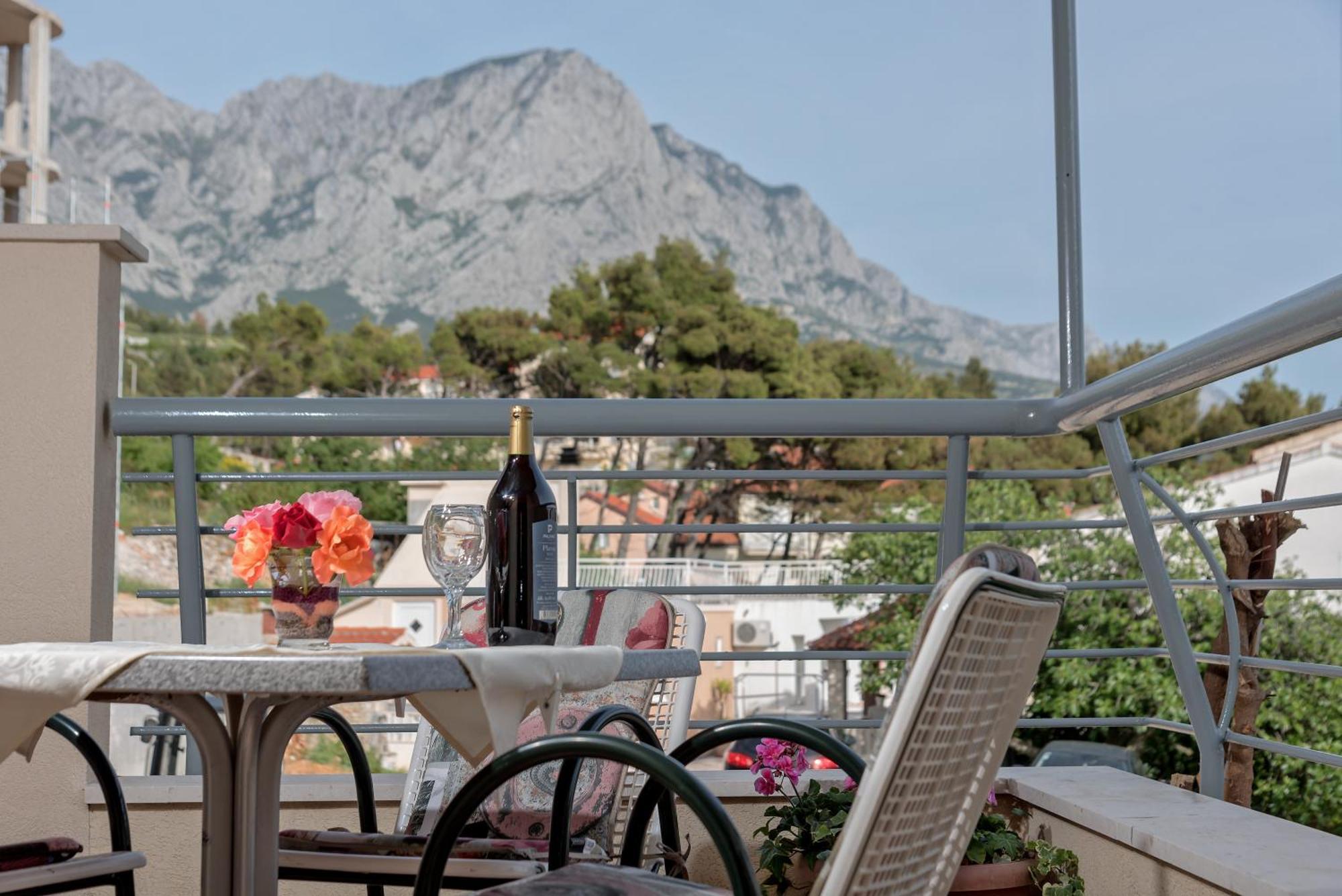 Apartmani Putnik Baška Voda Exterior foto